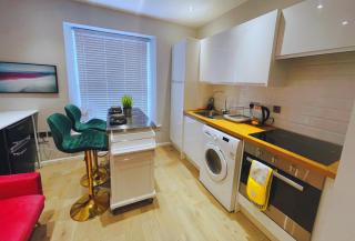 Bristol City Stays - Harbourside Apartments - 6
