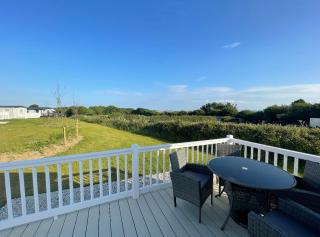 Newperran 102 - 2 Bedroom Country & Valley View Caravan - Cubert - 8