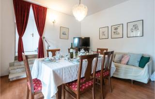 4 Bedroom Awesome Home In Krnica - 9
