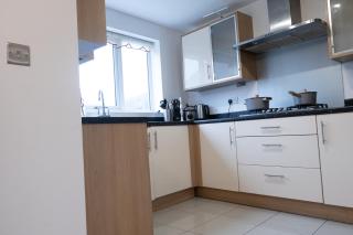 Broughton Haven 5 Beds House Free WiFi, Free parking, NETFLIX - 2