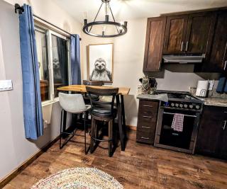 The Luminous Lodge-Remodeled Cabin W/ Valley Views - 8