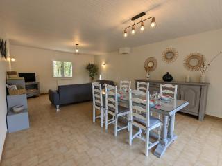 Gîte Familial Rénové en Pleine Nature avec Jardin, Terrasse et Activités de Plein Air - FR-1-653-227 - Puyréaux - 5