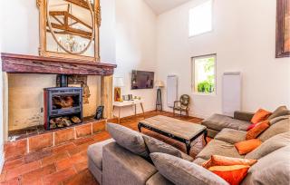 3 Bedroom Awesome Home In Marquefave - 8