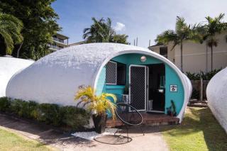 1 BR Famous Beach-Front Dome at Trinity Beach, Sleeps 4 - Trinity Beach - 0