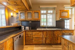 Beachfront Tamarin Villa - 1