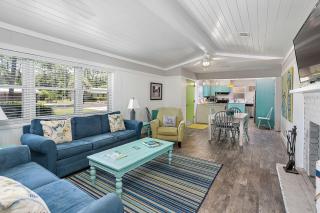 SWEETPEAS COTTAGE home - Jekyll Island - 1