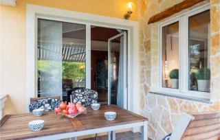 Beautiful Apartment In Liznjan - 6