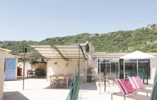 Lovely Home In Rochefort Du Gard - Rochefort-du-Gard - 4