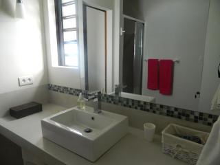 Modern Villa with service. Exceptional beach, private swimming pool - Roches Noires - 2