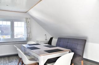 Nordsee Anker Unsere moderne 87 qm Ferienwohnung mit zwei Schlafzimmer in Norden Ortsteil Ostermarsch - 3