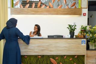 J leaf Hotel by Blue Bird - 7