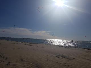 Studio climatisé classe 2 dans marina proche mer et etang - lit wifi fibre et parking privé - 9