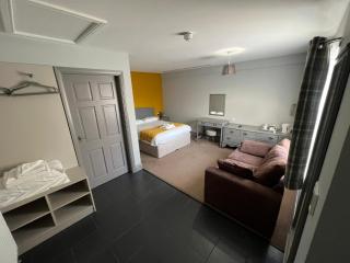 The Black Horse Inn - 7