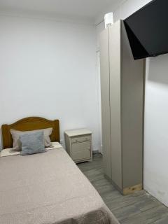 Habitación pleno centro de Viña del Mar con entrada y baño independiente privado. r - 2