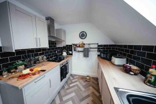 Boho Loft in Somerset - Private Parking - 8