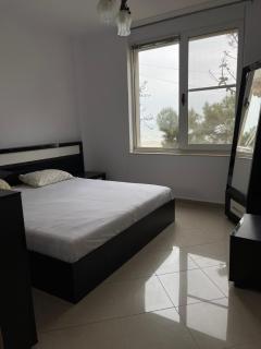 Lovely 2 bedroom unit with beach view - Golem - 4