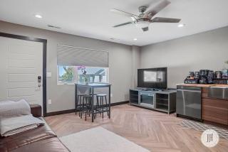 Modern Luxurious Stay Bidet Lighted Mirror - Rapid City - 2