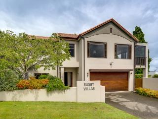 Busby Hill Villa - Havelock North Holiday Home - 0