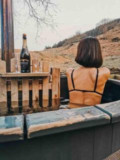 Ash WINTER RETREAT- Hot tub & Log Bruner - Barmouth - 0