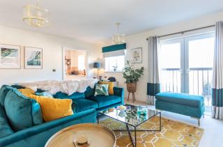 Chic, immaculate Warwick apartment sleeps 4 & free private parking, easy walk to Warwick, castle, canal-side pub on doorstep - perfect for relaxing breaks, the races or workcation - Warwick - 3