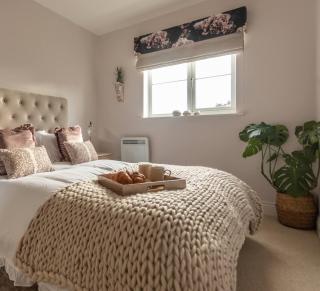 Chic, immaculate Warwick apartment sleeps 4 & free private parking, easy walk to Warwick, castle, canal-side pub on doorstep - perfect for relaxing breaks, the races or workcation - Warwick - 7