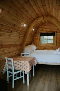 Willow Cabin & Hot Tub - Barmouth - 1