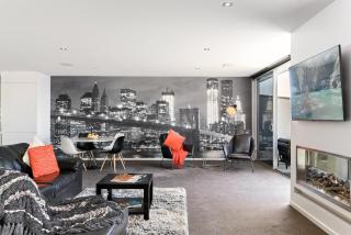 Remarkable Lake View Modern Executive Home - Queenstown - 6