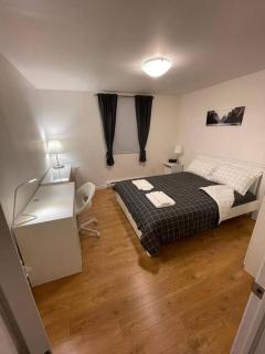3 Bedrooms cozy comfortable vacation home downtown Gatineau Ottawa near Parliamant and Park - 5