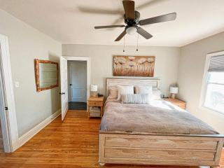 Spotless, Comfortable home with Hot Tub! - 6