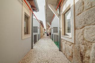 Mezzanine Stylish Apartments by Vacationy - Porto - 0