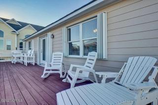 Beautiful 4 bed 3 bath beach cottage with wonderful ocean views - Surf City - 3