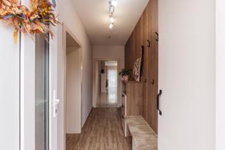 Beverly Hills House pri potoku by Pinkreal - Solčany - 9