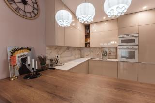 Beverly Hills House pri potoku by Pinkreal - Solčany - 3
