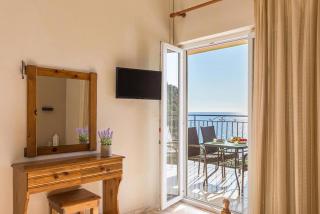 Studio Apartments with large swimming pool and Sea view at Pelekas Beach Corfu - 3