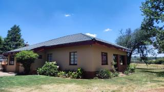 Jooste Road Self-Catering - Newcastle - 7