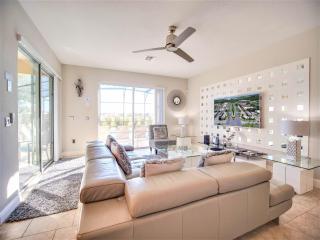 Spacious 6 Bedroom Getaway with Game Room - Private Pool and Spa - Resort Amenities - Perfect for Families & Groups - 7