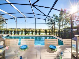 Spacious 6 Bedroom Getaway with Game Room - Private Pool and Spa - Resort Amenities - Perfect for Families & Groups - Davenport - 0