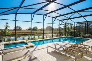 6-Bedroom Solterra Villa with Private Pool, Spa & Lake View - 0