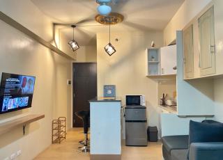 King Size Bed At the Heart Of the City - Cagayan de Oro - 8