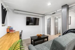 Basement with Full Kitchen and Near Downtown - Denver - 6
