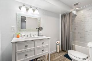 Basement with Full Kitchen and Near Downtown - Denver - 1