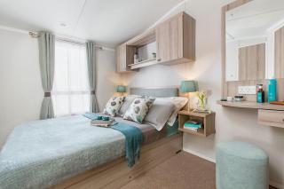 56 Seabreeze - Milford on Sea - 6