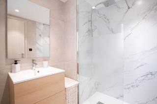 Amazing Apartment With Private Terrace & Full Air Conditioning - Walk To The Beach, La Croisette! - Latour Maubourg 18 by Halldis - Cannes - 6