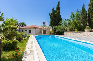Ferienwohnung mit Pool, Klima, Grillplatz, Balkon - Medulin - 0