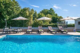 Charmante Villa mit privatem Pool, Klima, Sonnenliegen, Terrasse und Grill - Manjadvorci - 0