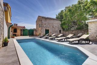 Typisch istrisches Ferienhaus mit privatem Pool, Tischfußball, Darts, Gym - Mednjan - 0