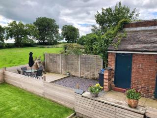 Quaint house in a beautiful rural setting - 9