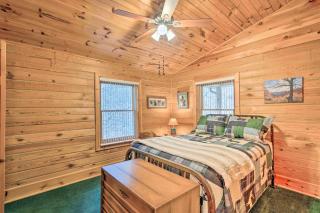 Charming Austin Cabin on 96 Acres of Land! - - 2
