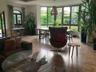 Spacious villa with an outdoor pool in Černošice - Černošice - 4