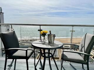 SoHot Stays Royal Sands Seaview Apt Free Parking Sleeps 4 - 7